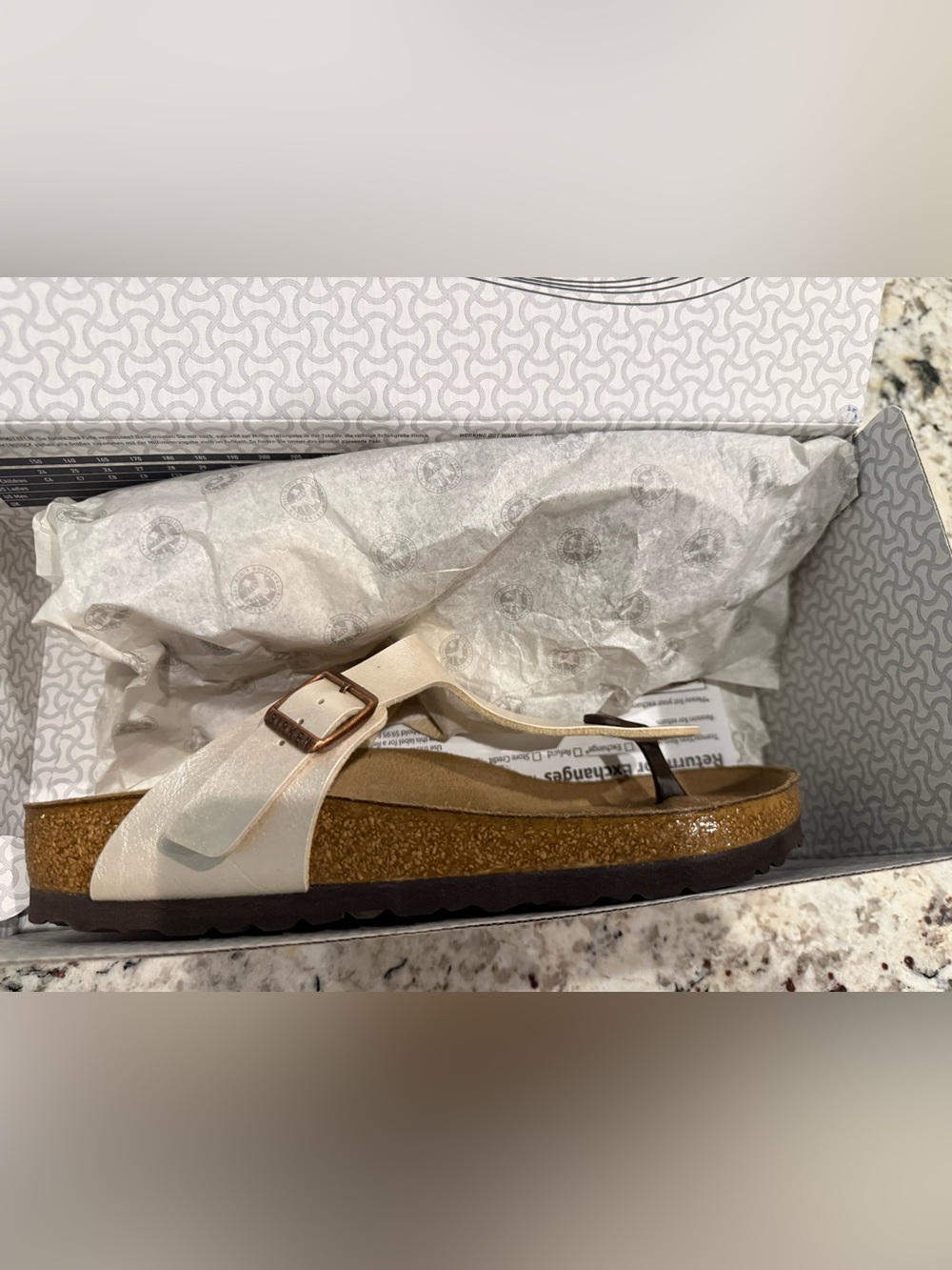 Birkenstock Cream Gizeh Leather Thong Sandals - Picture 7 of 7
